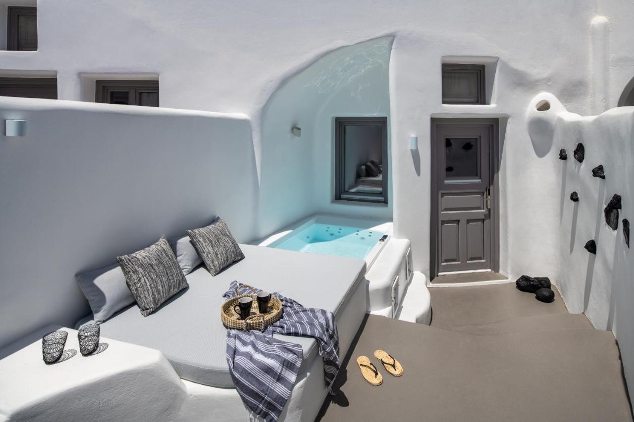 Deep In Cave Suites Fira  Exterior photo